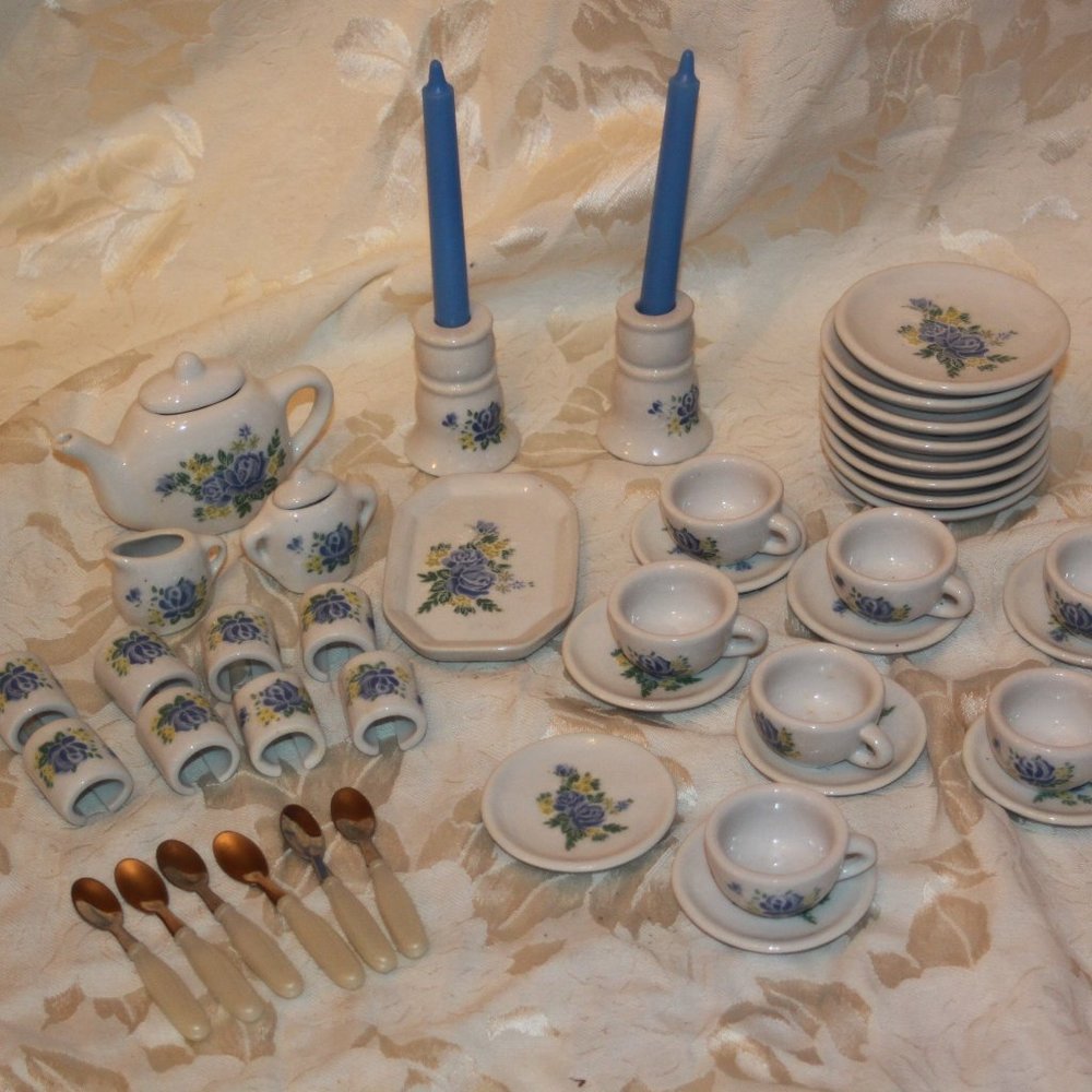 Child's DOLL 47 Piece Porcelain Tea Set